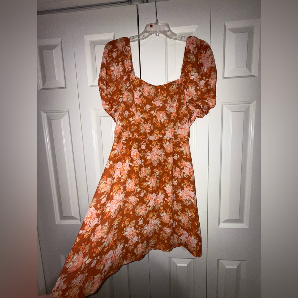 Altar’d‎ State Gorgeous Floral Dress - Picture 4 of 10